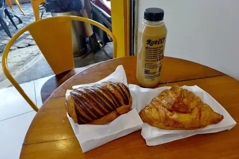 Richmonds Cake And Coffee Co photo 3