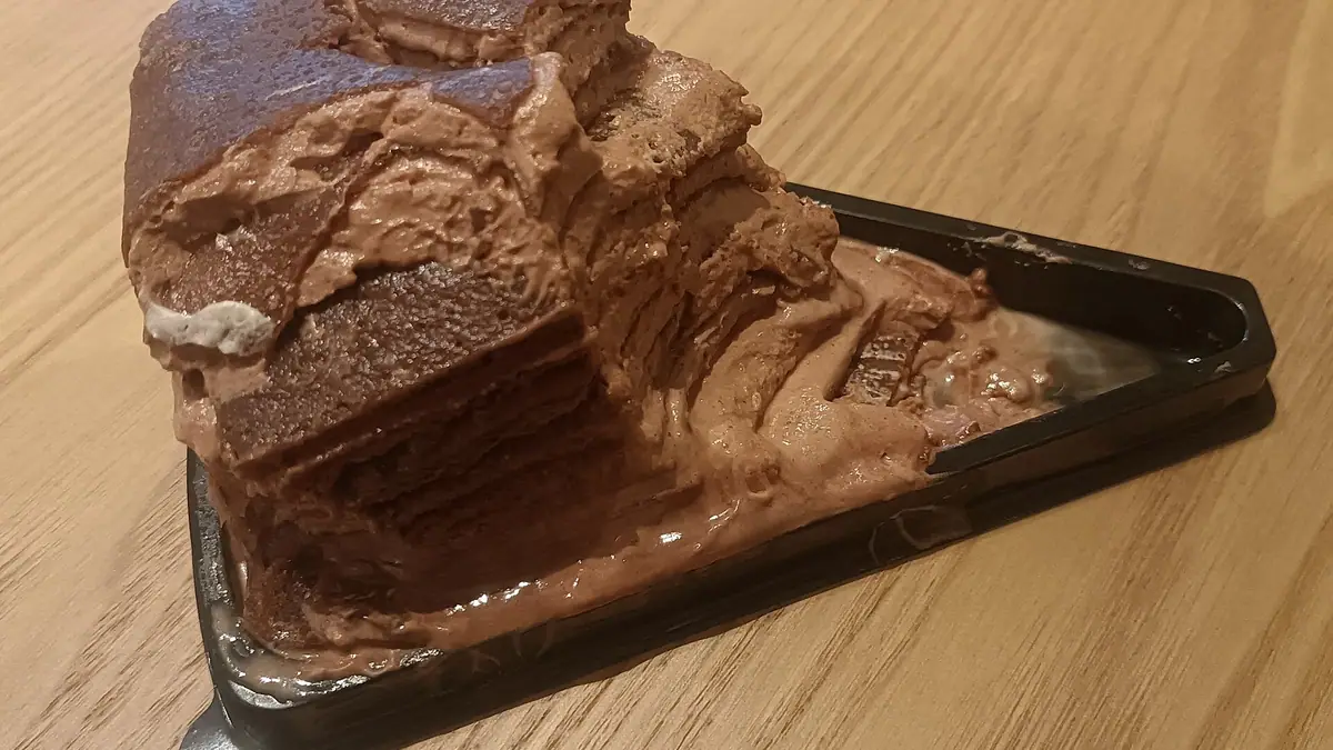 Richmonds Cake And Coffee Co – cake shop in Newport town centre